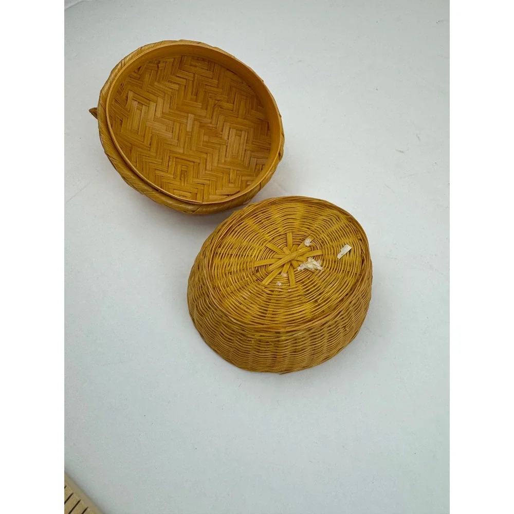 Vintage Woven Wicker Bird Basket Hen Chick Trinket Box Boho Decor Small 5 Inch